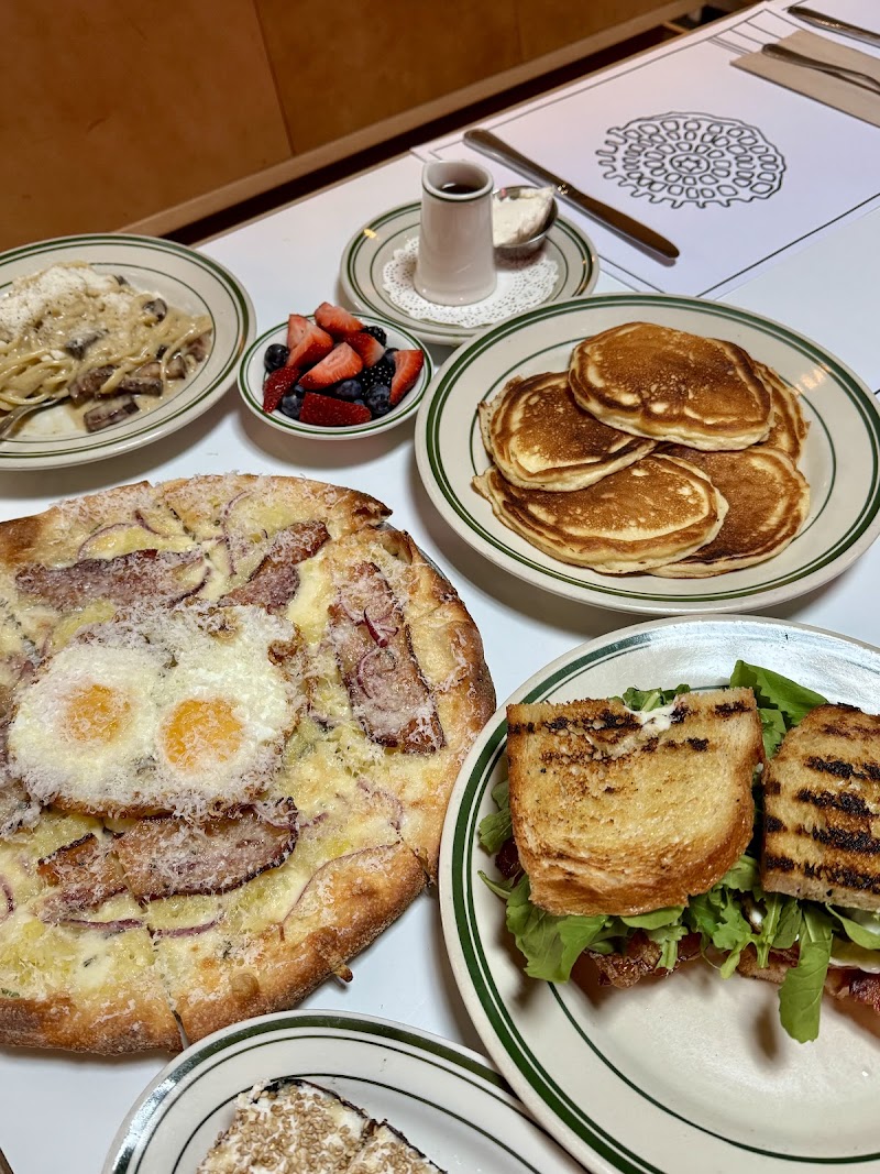 Jon & Vinny's Brentwood photo 2