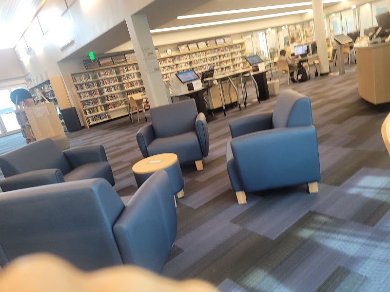 Hugh Embry Library photo 3