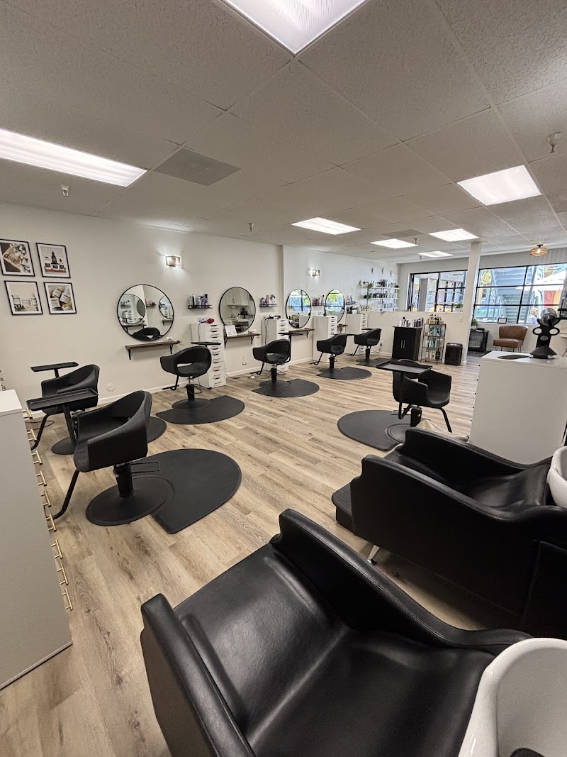 Blush & Glō Salon and Spa photo 2