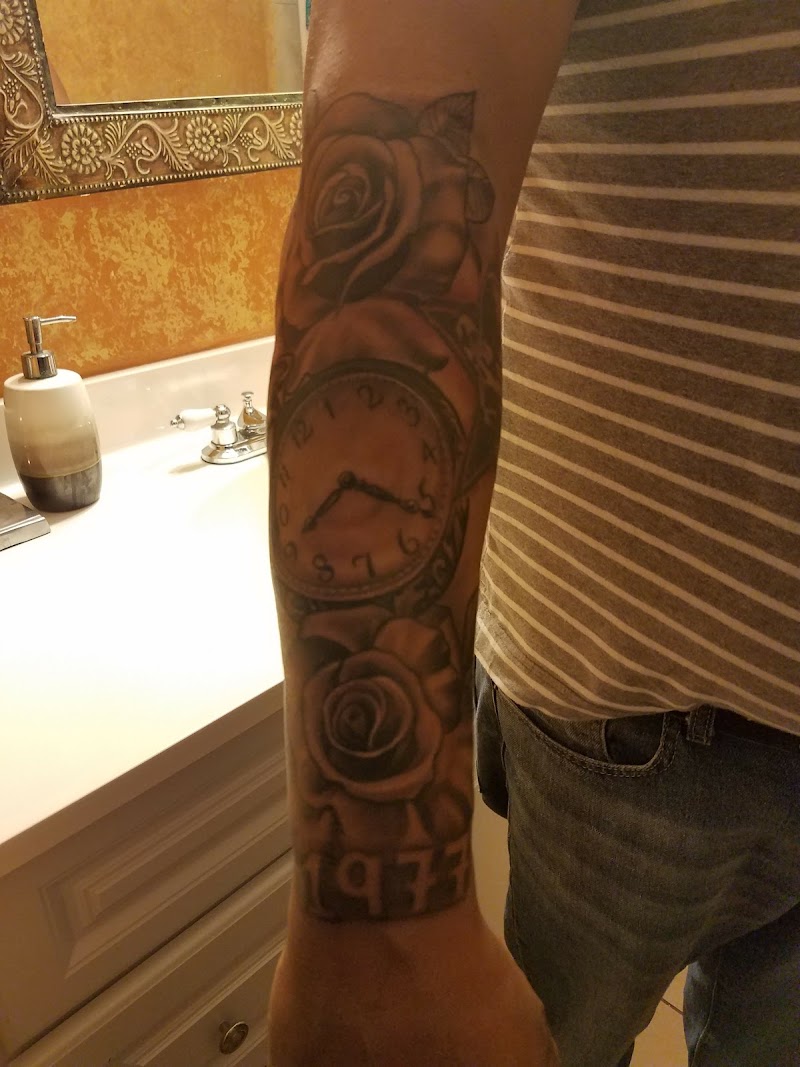 Calaveras Tattoo photo 4