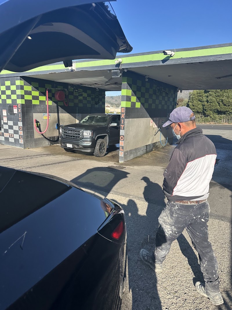 M&R Car Wash photo 3