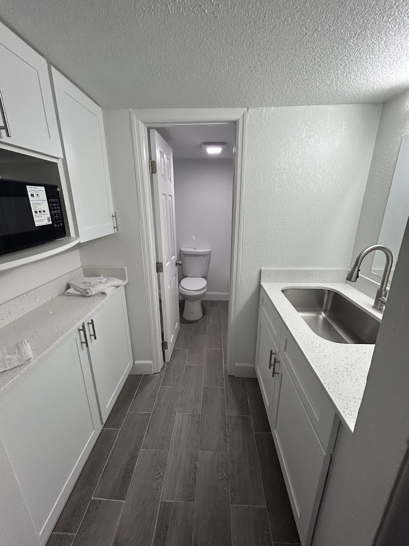 The Pine Extended Stay photo 3
