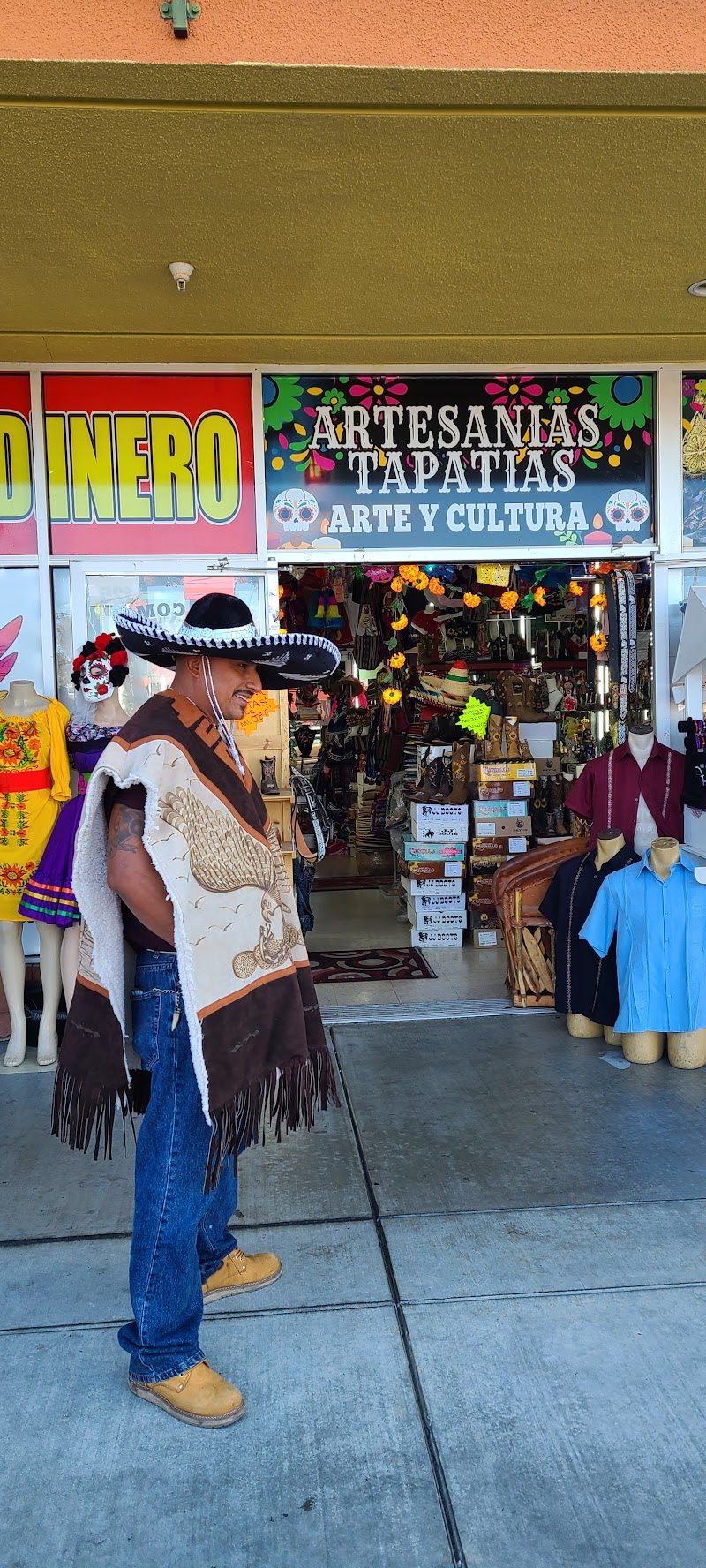 Photo of Artesanias tapatias Kool