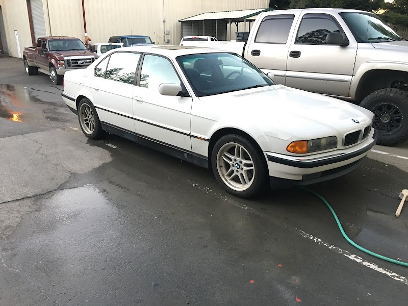 Redwood Auto Body photo 4
