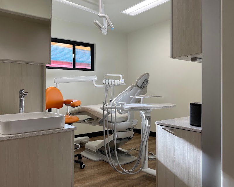 Photo of Vivian Broadway, DDS