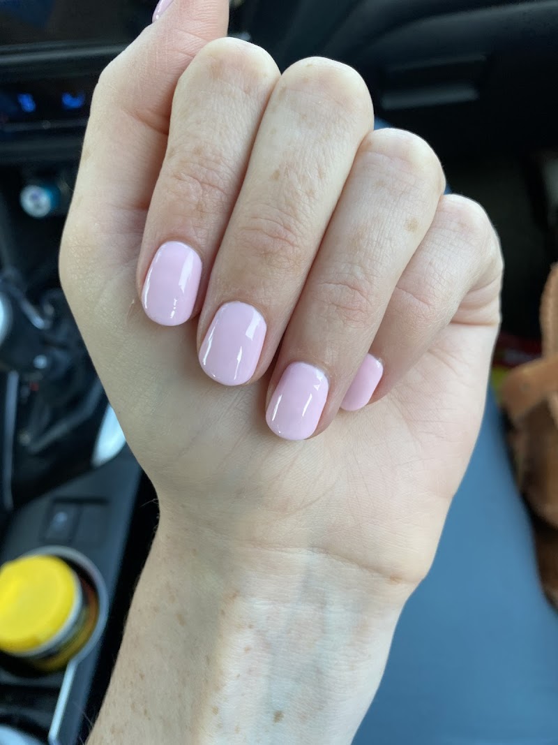 L B Nails photo 3