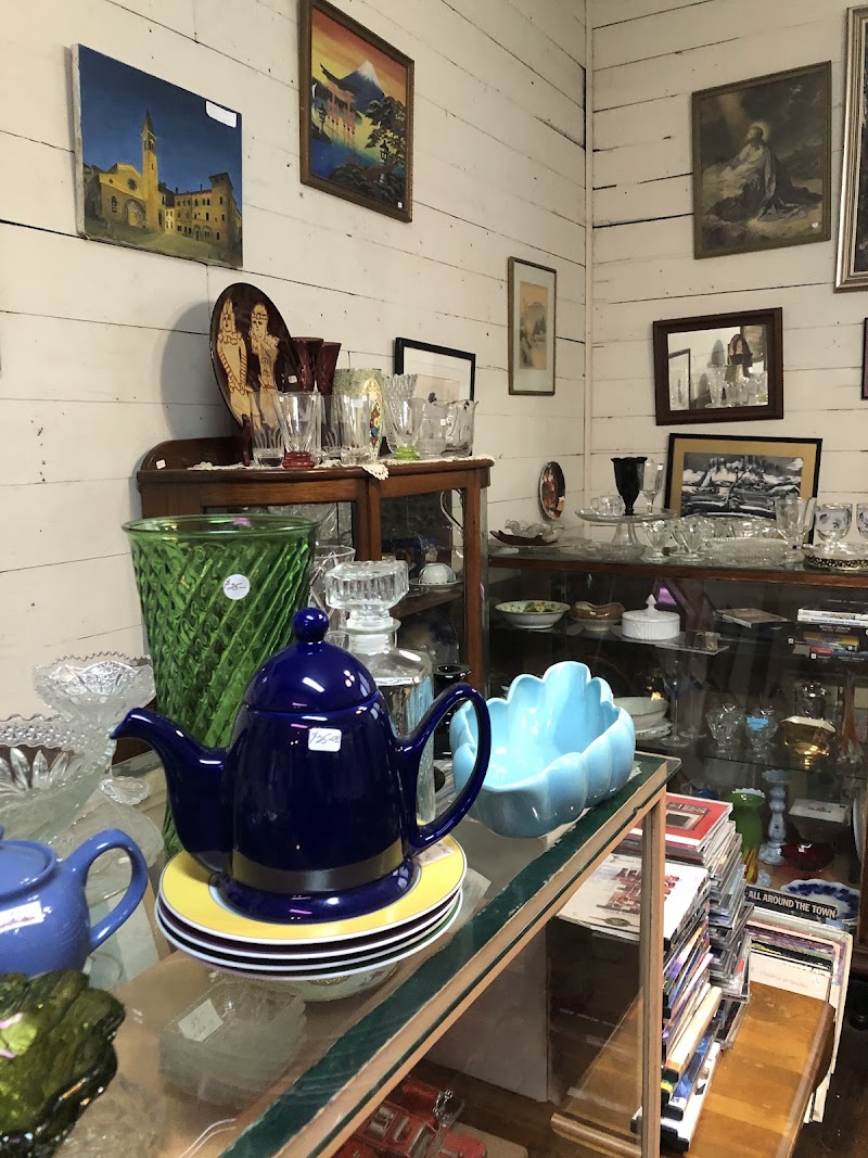 Golden Horseshoe Antiques photo 5