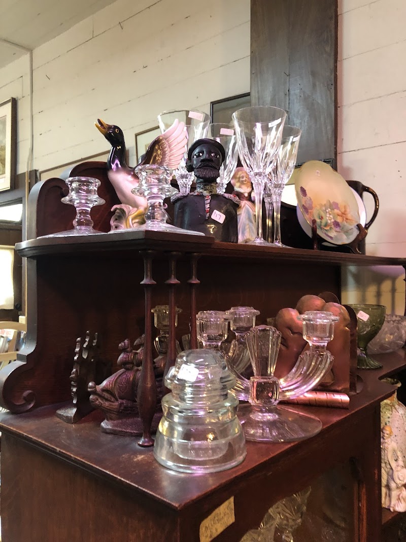 Golden Horseshoe Antiques photo 3