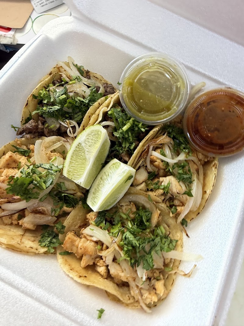 Tacos Yenita Food Truck / Mexican Food & Tacos photo 3