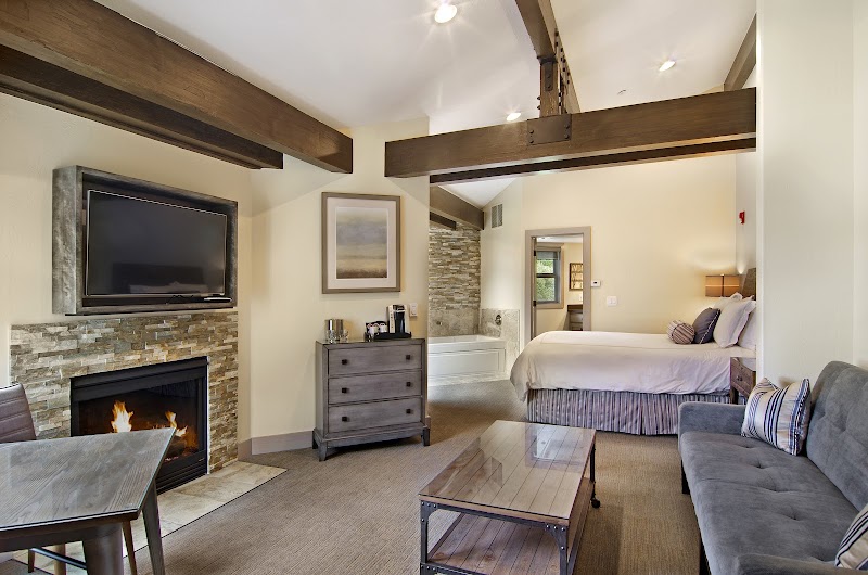 Cypress Inn photo 5