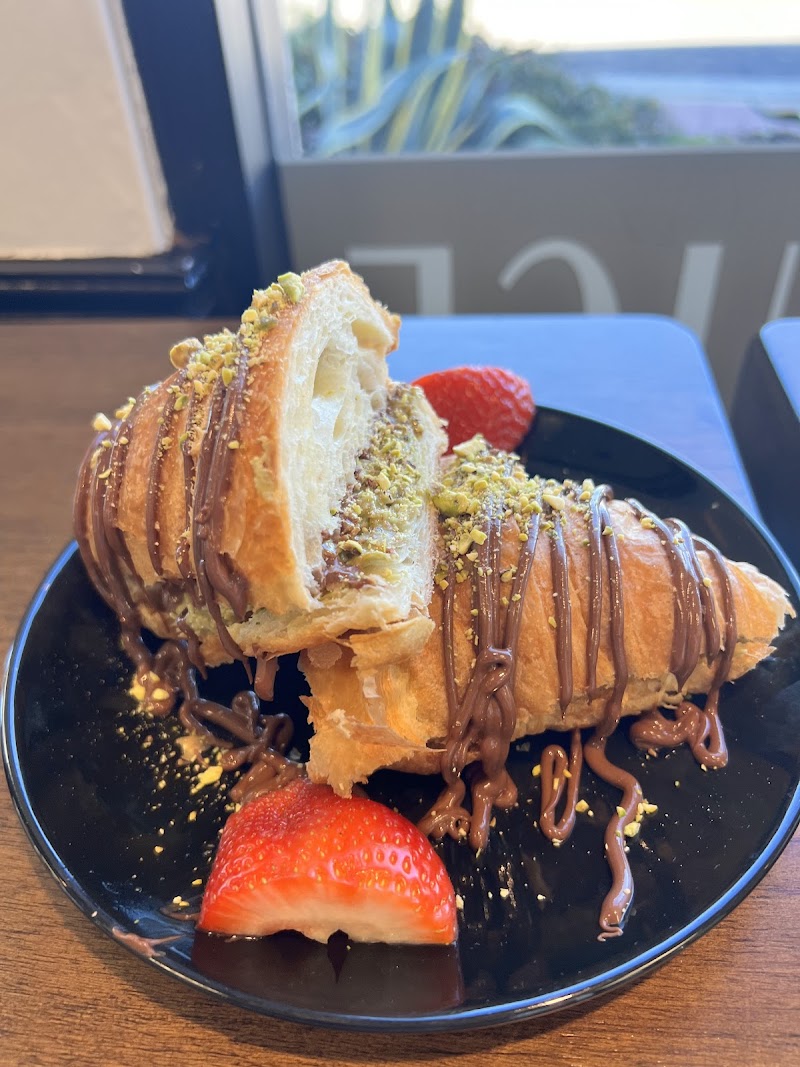 MO's deli & cafe photo 3