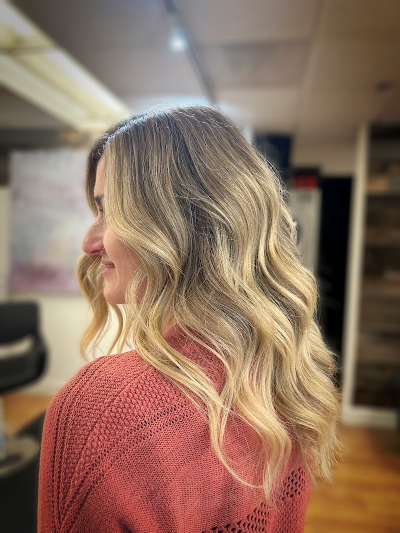 Mariah Kennedy Hair photo 2