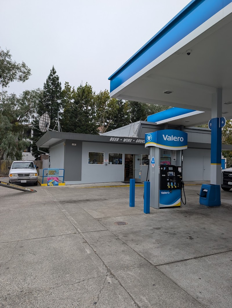Photo of Jerry's Valero