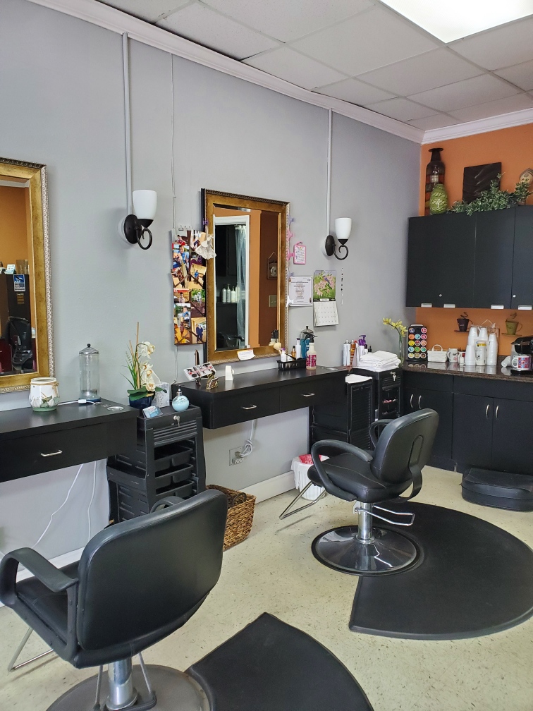 Fox's Hair Den Inc. photo 3