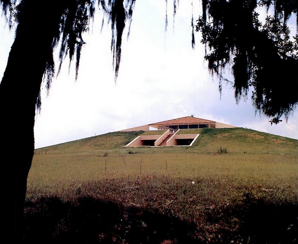 'Hilltop House' by William Morgan photo 2