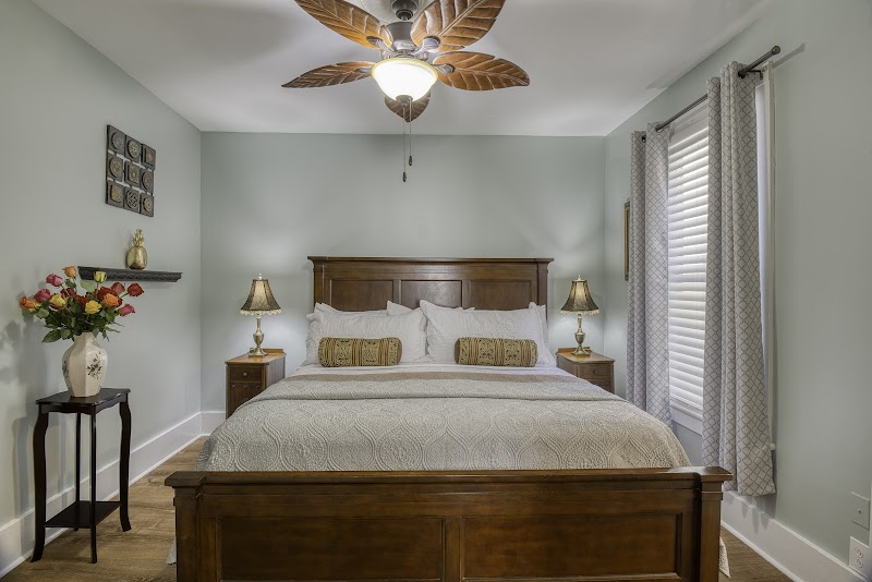 Victorian House Bed & Breakfast photo 2