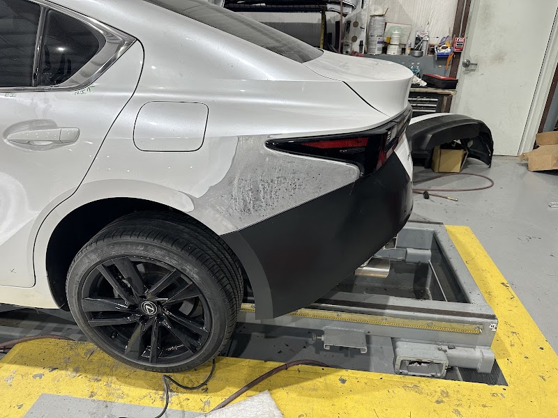 Mike's Auto Body and Repair photo 2
