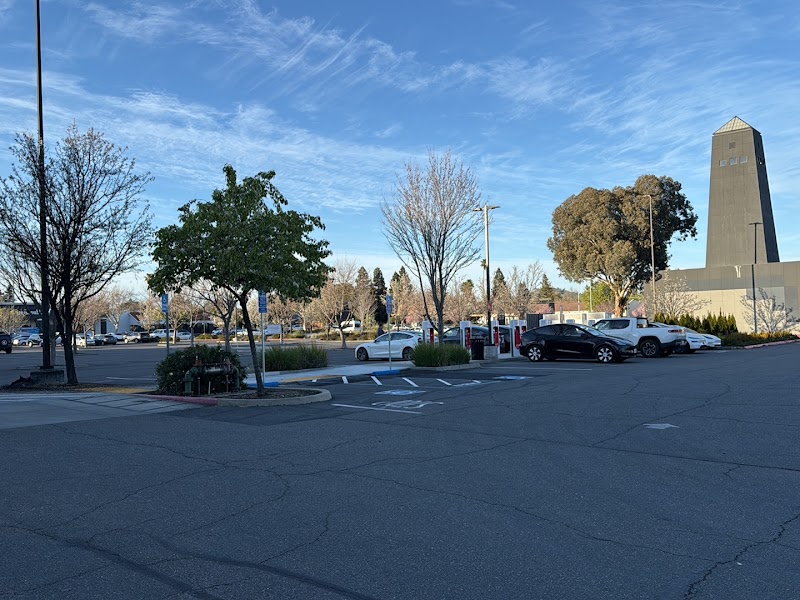 Tesla Supercharger photo 5