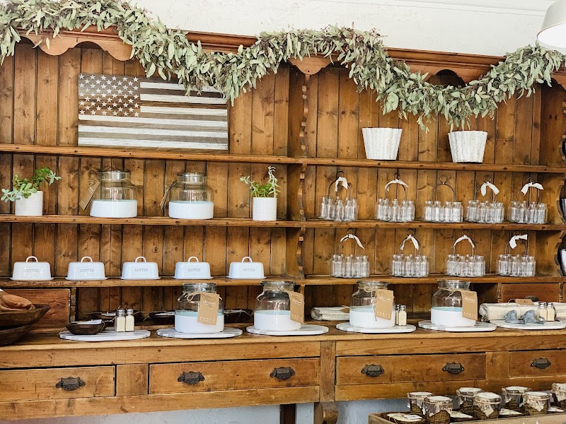 White Barn Home photo 5