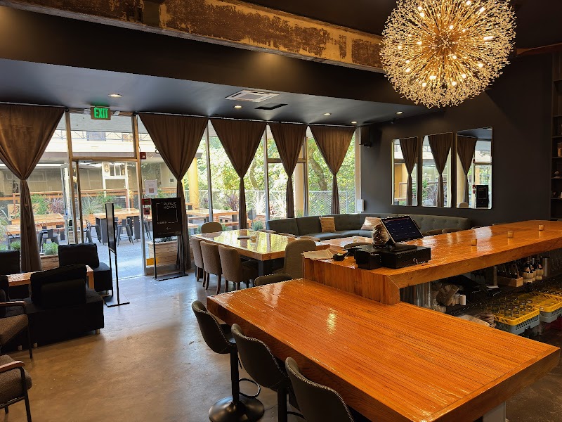 Public House Marin photo 3