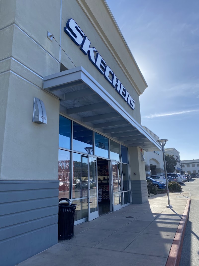 SKECHERS Warehouse Outlet photo 4
