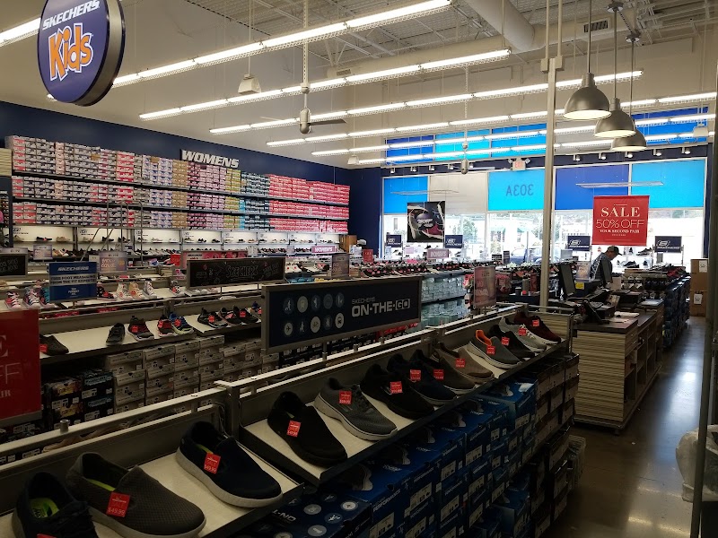 SKECHERS Warehouse Outlet photo 3