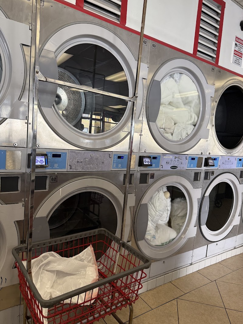 Super Suds Laundromat & Wash and Fold photo 2