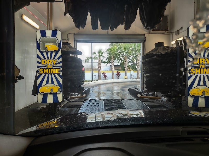Woodie's Wash Shack - 4th Street N