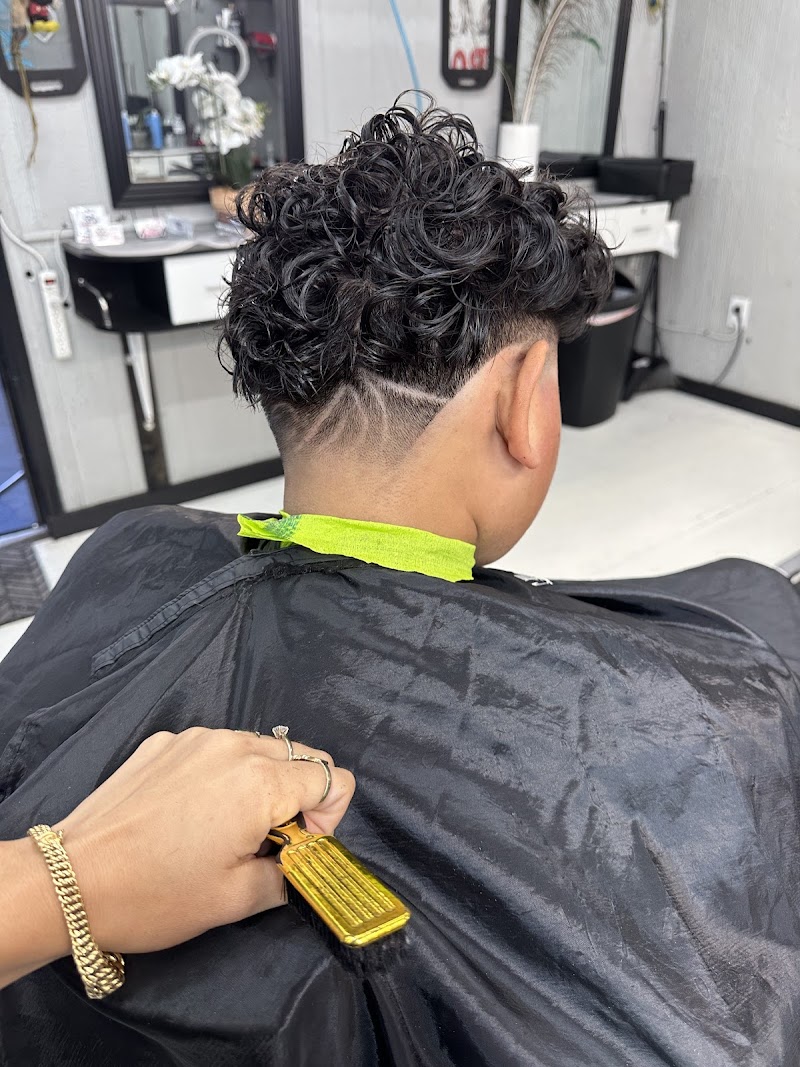 Strong Cuts Barber shop LLC photo 5