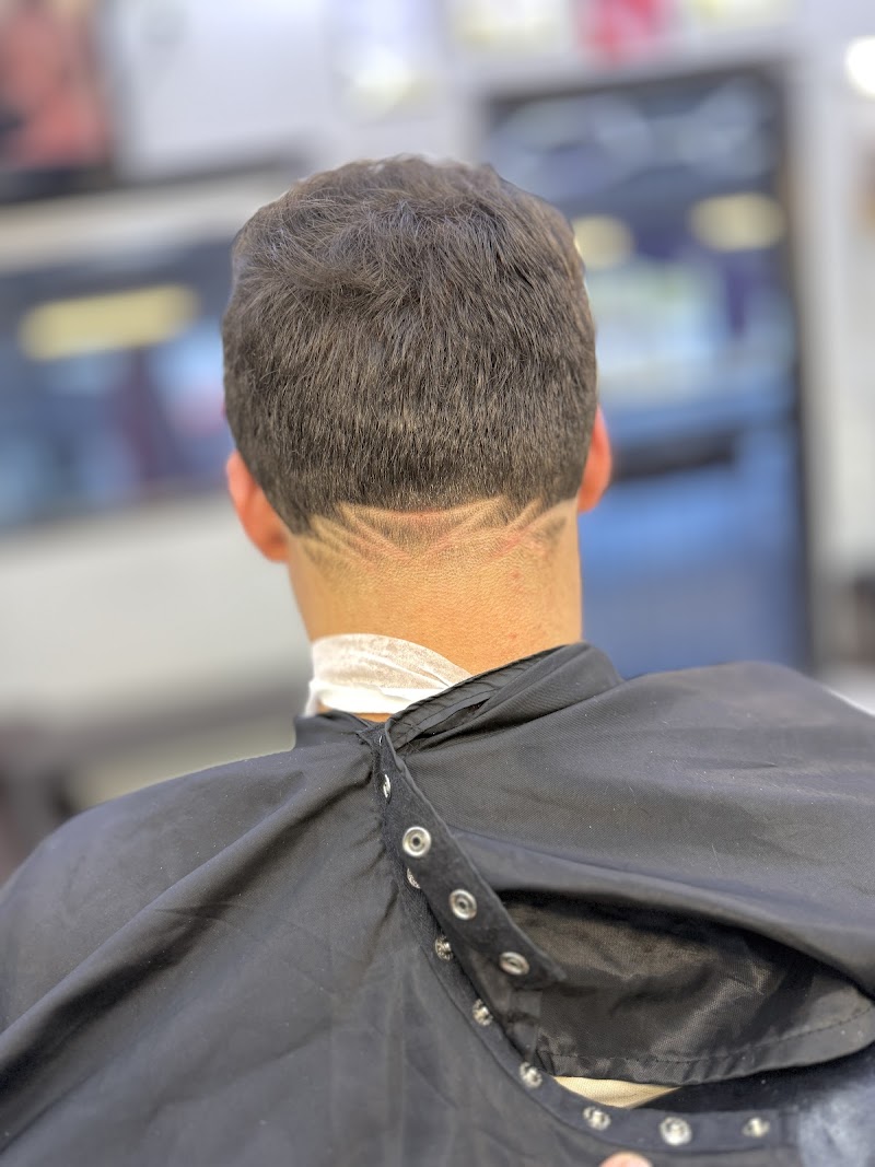 Strong Cuts Barber shop LLC photo 3