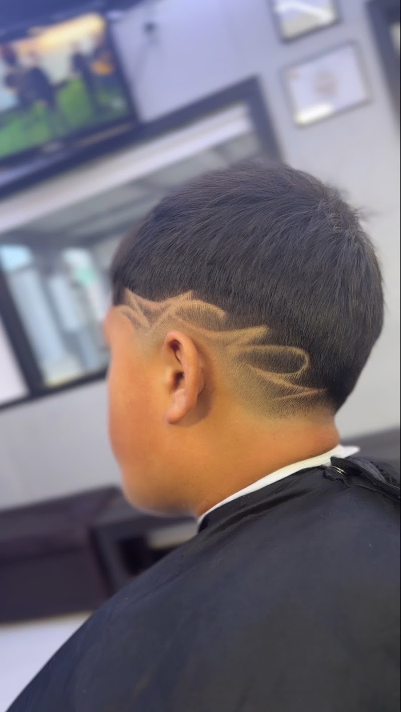 Strong Cuts Barber shop LLC photo 4