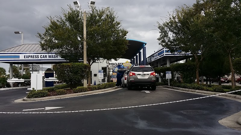 Super Suds Express Car Wash photo 4