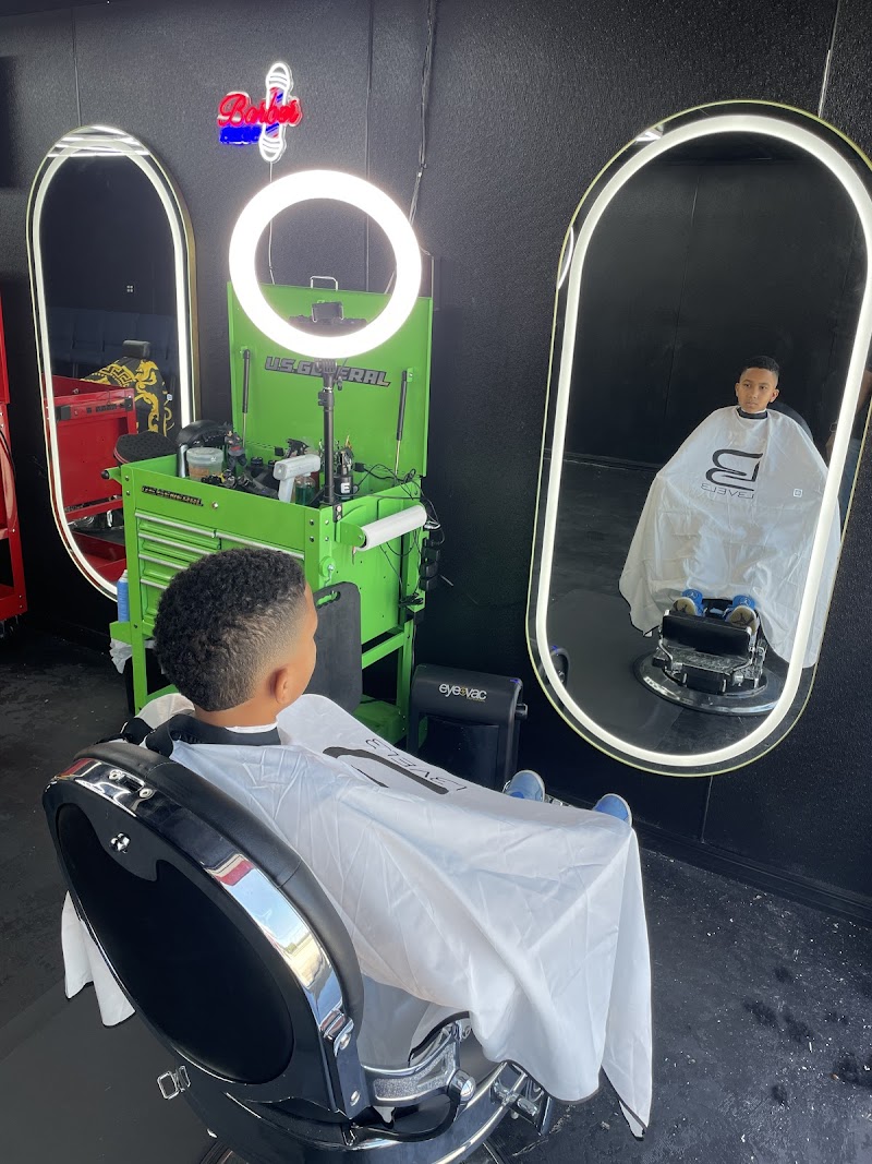 N&K barbershop photo 4