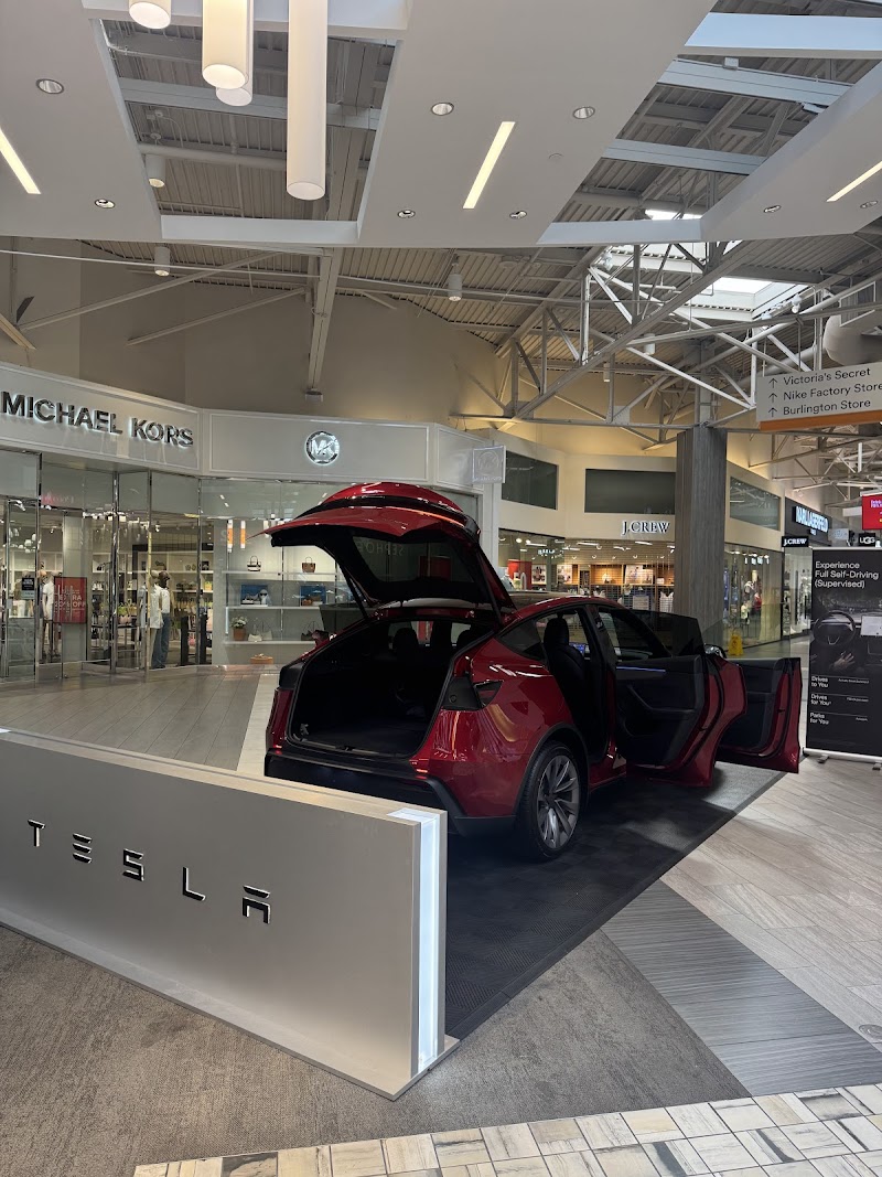 Tesla Great Mall Pop-Up photo 2