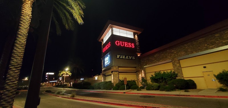 GUESS Factory photo 4