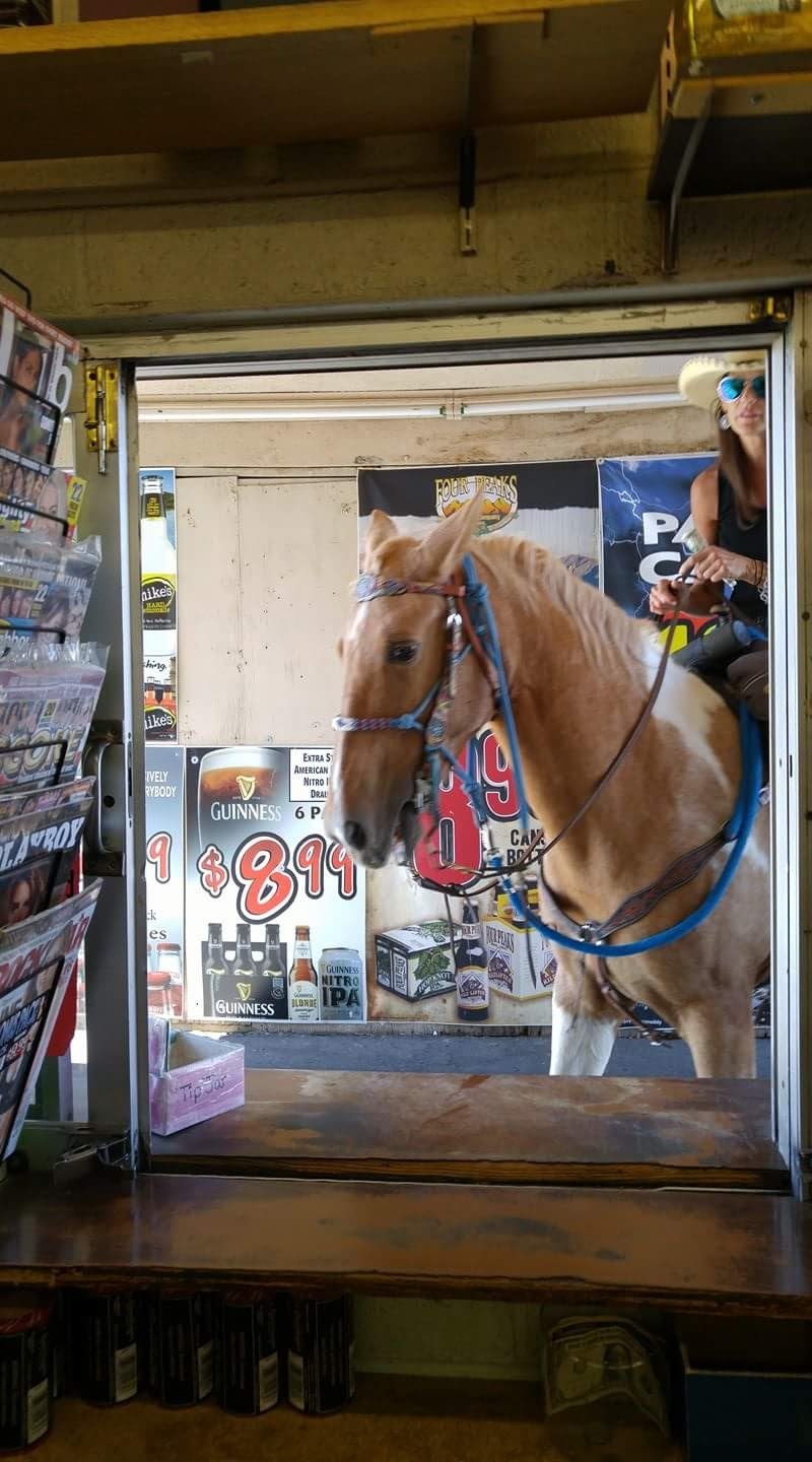 Lucky Bob's Liquor Outlet photo 2