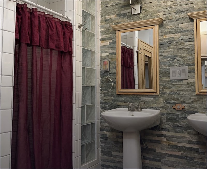 Cloverwood Manor photo 3