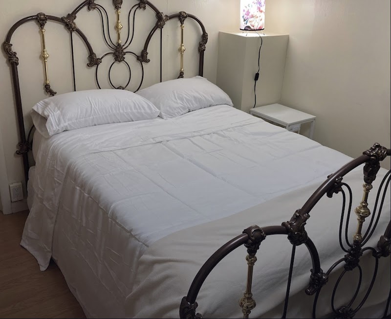 Cloverwood Manor photo 2