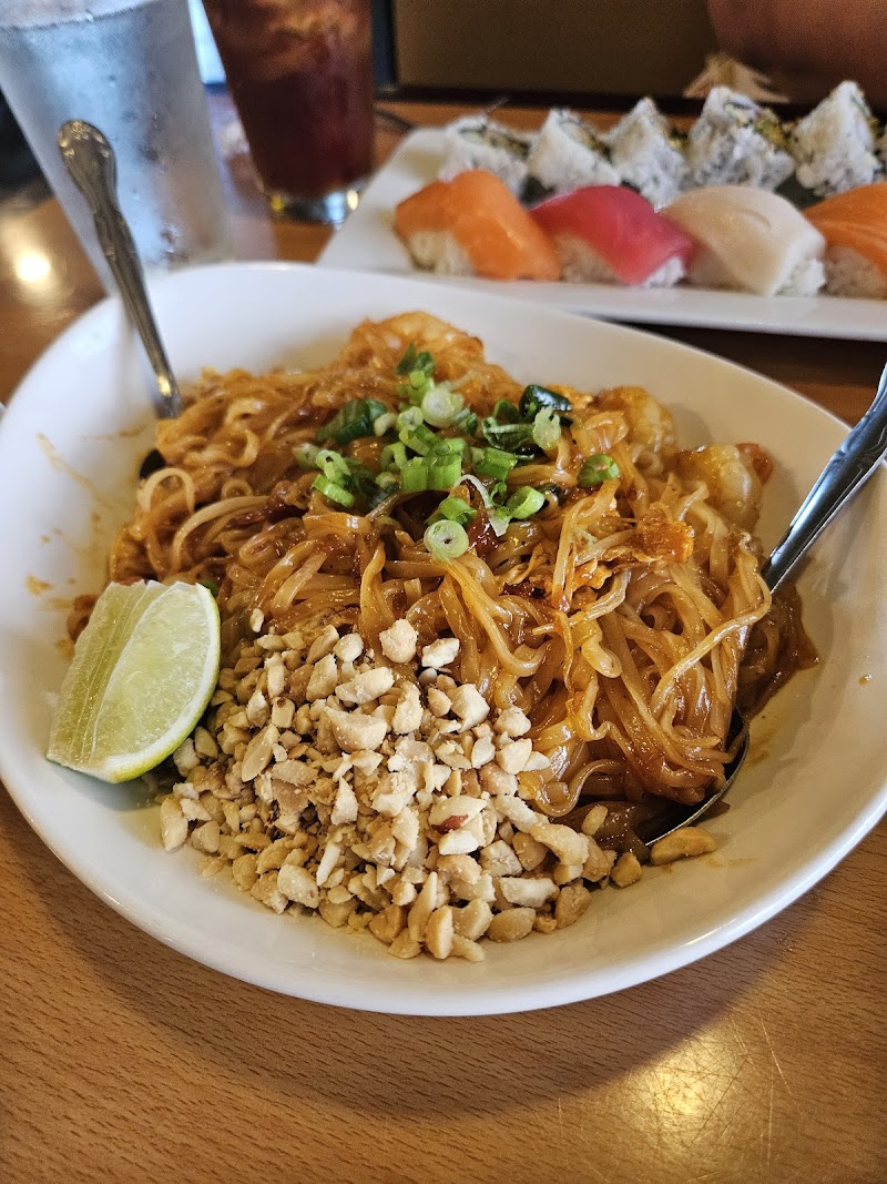 Basil Leaf Thai & Sushi Bar photo 4