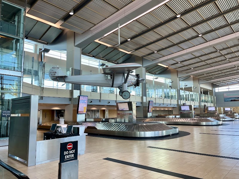 San Diego International Airport photo 3