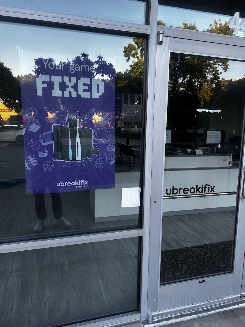 uBreakiFix - Phone and Computer Repair photo 2