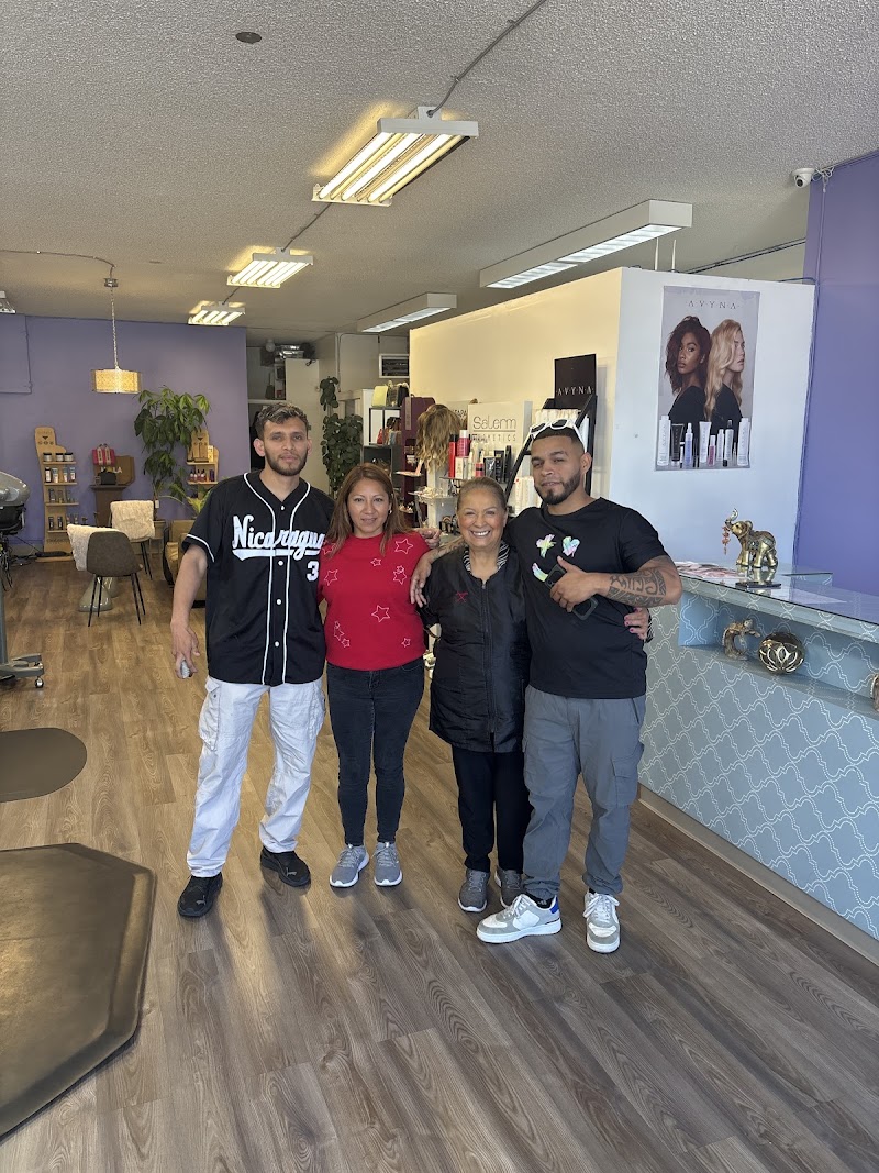 Ana’s Salon Barbershop y Boutique photo 5