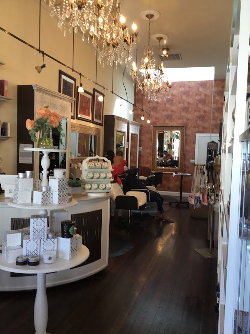 Cache Salon photo 3