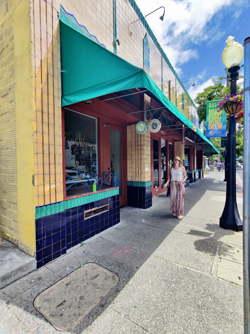 Cache Salon photo 4