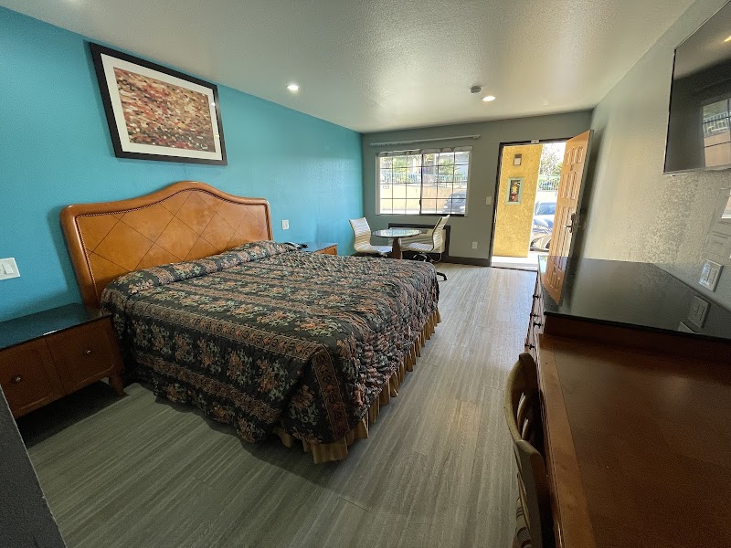 Travelers Inn photo 5