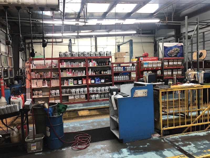 SpeeDee Oil Change & Auto Service photo 3
