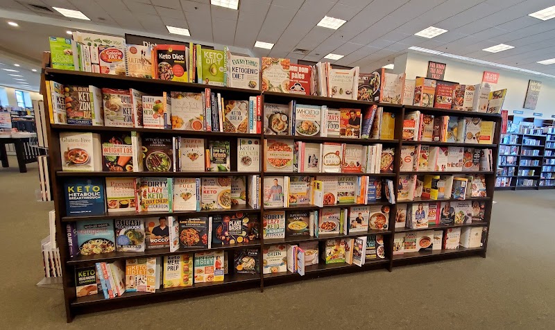 Barnes & Noble photo 4
