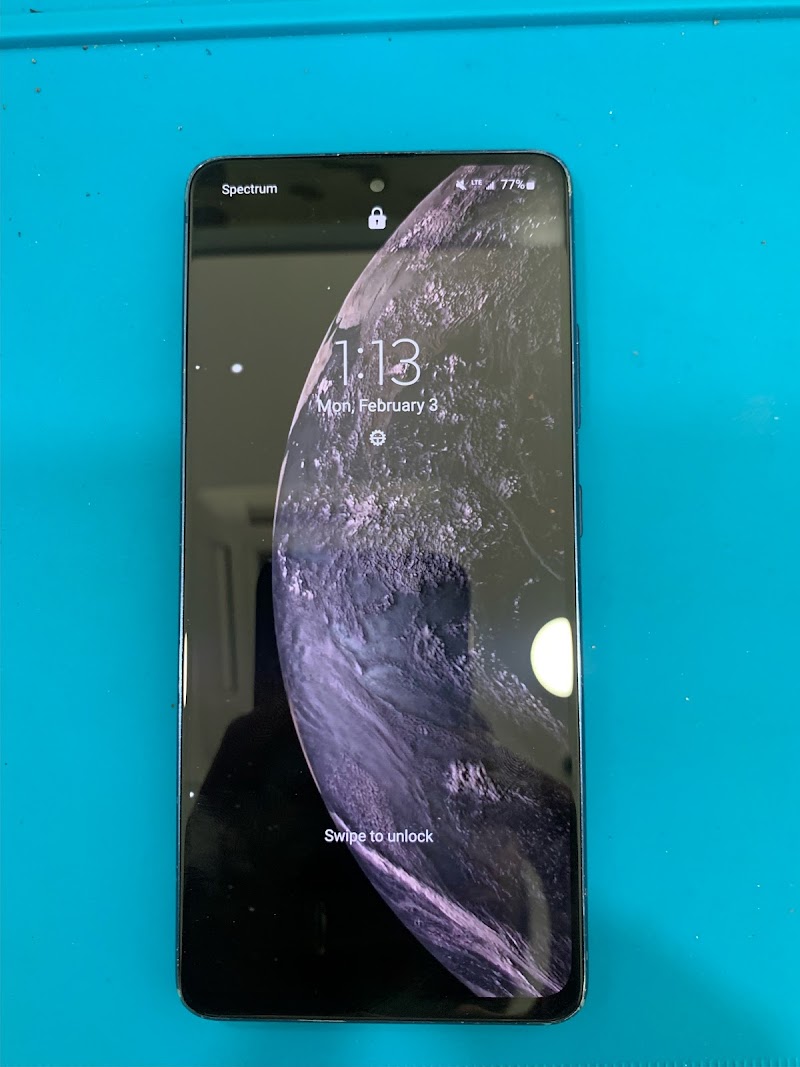URPhone Store photo 2