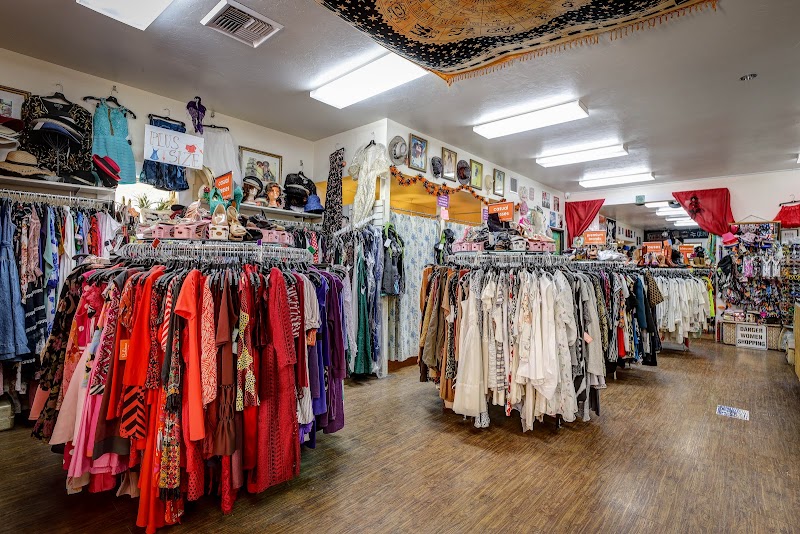 Bohème Clothing & Gifts photo 3