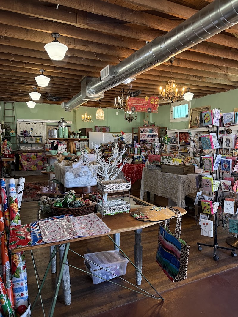 Menlo Home Goods (not same as Menlo Home & Garden next door) photo 3